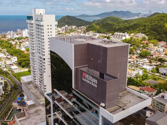 Fachada do Hilton Garden Inn Itajaí